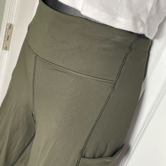 Lululemon - Picture 3 of 7